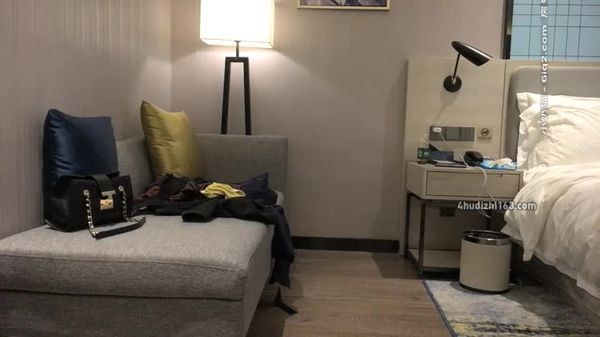 一屌性感大学美女和洋助教私会极品寻欢 啪啪a 21