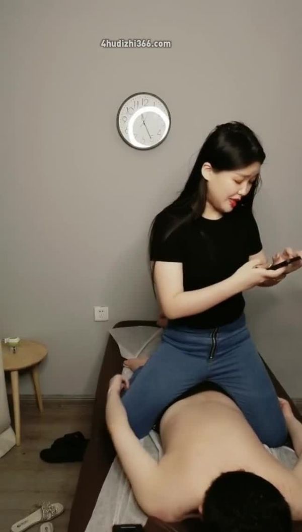 sm按摩店的无限春光头号技师肤白貌美小少妇回头客多无套啪啪肉欲满满香艳刺激
