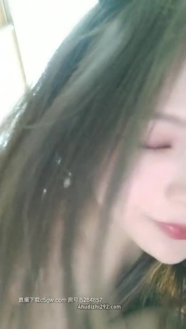 極品蘿莉女神蘇蘇黑絲誘惑閨蜜小表弟JQ啪啪