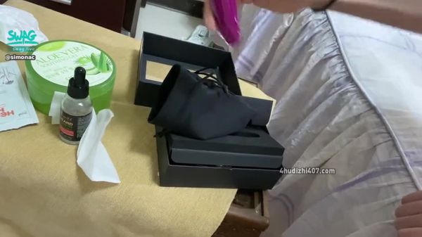 simonac ‛:有奖游戏!上次哥看到我菊花旁有一颗美人痣,这次带哥哥一寸一寸的揭开残宝贝身体的每一个角落