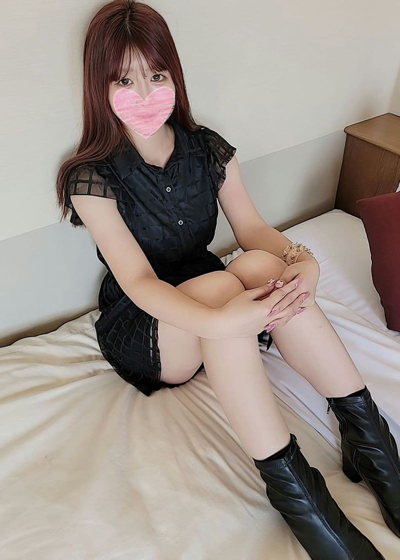 FC2 PPV 4577410 【无】アイドル级ひかるちゃんなんで他人の彼女って魅的なんだろう ?今回は网タイツでガッツリ中出し~予想以上に可爱い彼女は今年イ