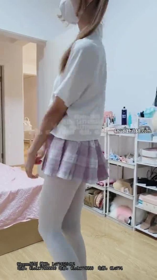 软软兔 俏皮妹妹 裸体比中指