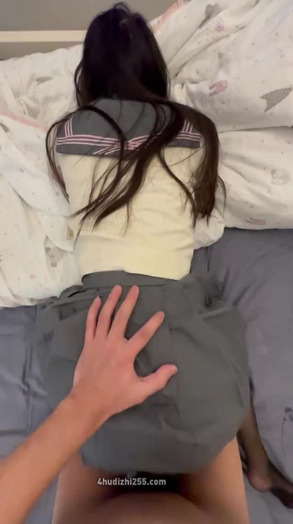 gswavert 女大生懂赚 第一次卖给大叔赚外快