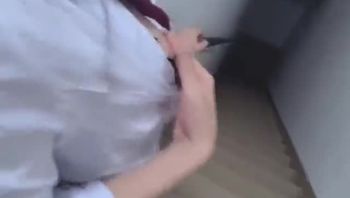 可爱小骚狐 楼梯间的潮吹