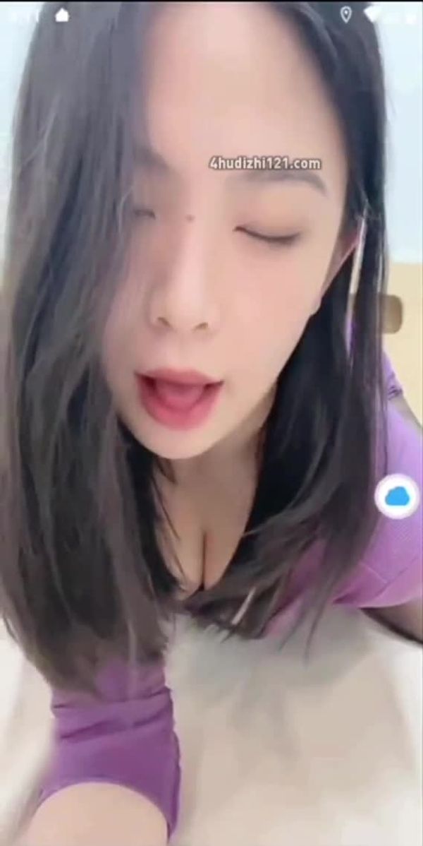 ❤️【一对一】❤️大屁股小姐姐卖力的把自己玩高潮痉挛 1