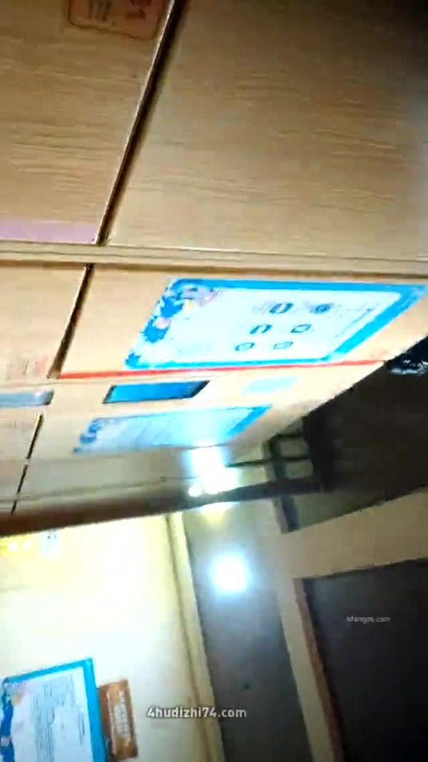 第四十六弹~国内某水上乐园~青春学妹巨乳熟女~更衣偷拍~-2 (6) (2)