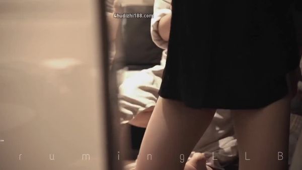 ㊙️女同真实自拍㊙️留学生女同家中深情做爱互插喷水-2