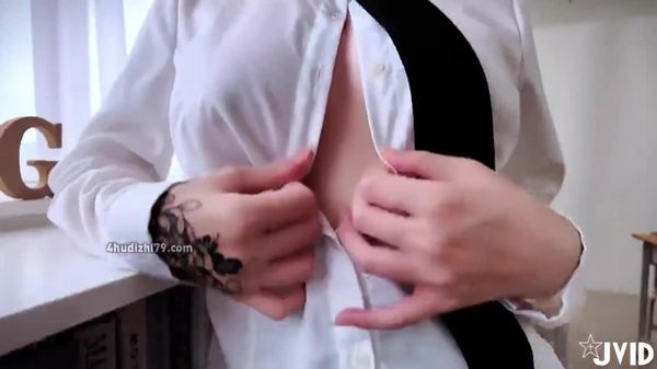 童颜巨乳の色色学妹-感恩酱