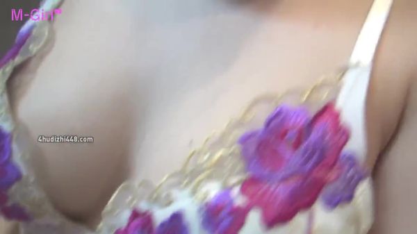 Mgirl-15:日本素人美乳人妻AV摄影初解禁