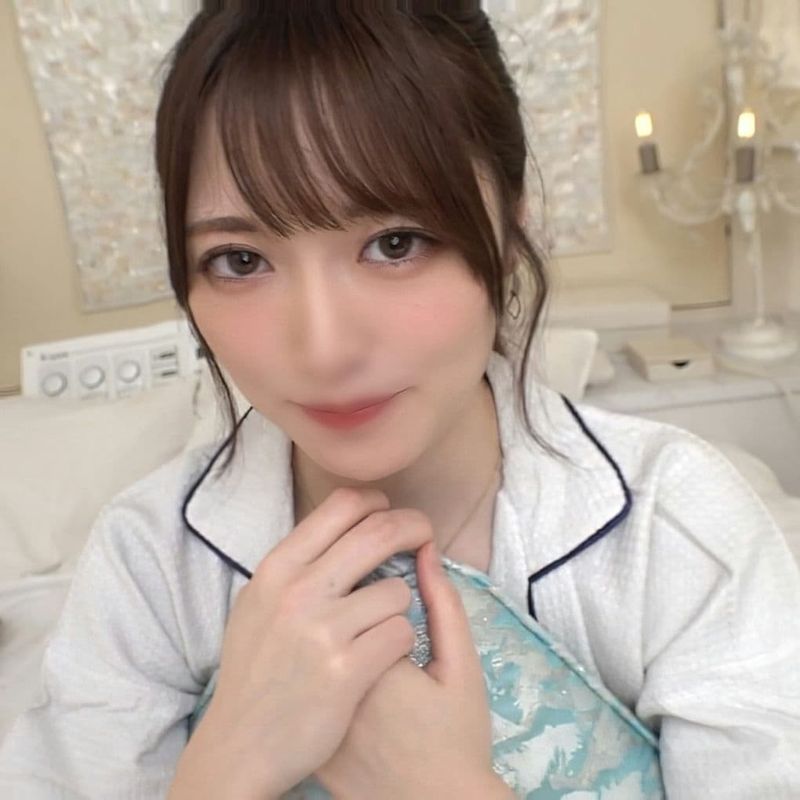 FC2 PPV 4619657 【FC2史上最高の神回必至】現。役アイドル兼Youuberのメイちゃん20歳登録者数38万人超え!超人気チャンネルの完璧美女が