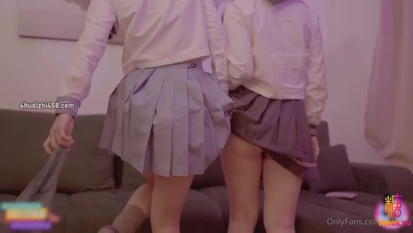 【jk少女】女孩们的双人约会互玩嫩穴淫水乱喷