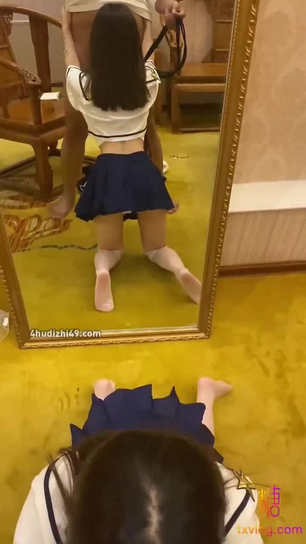 美少女战士被压在身下强干,完事竟然主动再来一发