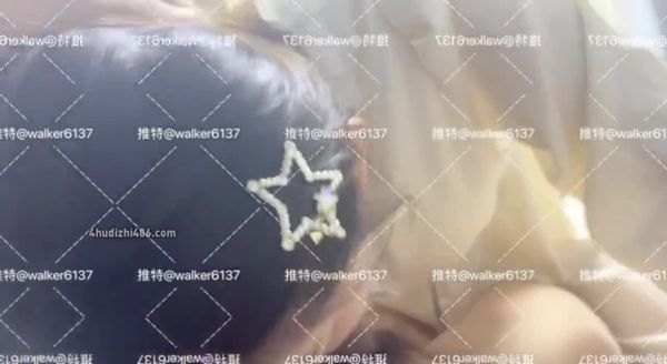 walker 俏皮网红妹