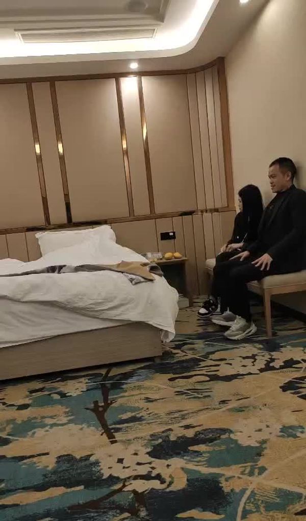探花 与熟女的故事 探花20220418期