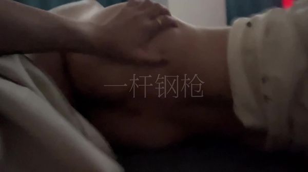 一大早就暗暗的做爱 VIP