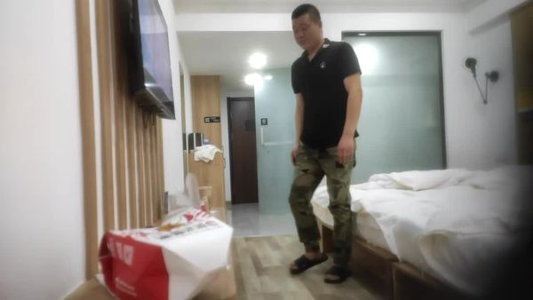 黑桃探探 新晋探花劲爆首场,酒店内约23岁小姐姐,身材匀称害羞温柔,床头爆操一览无余精彩佳作