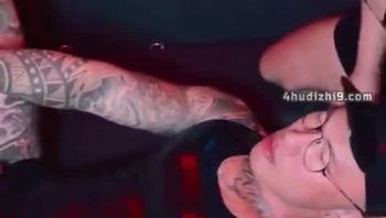 Damian 您可从 Netfuck 上免费观看此影片。