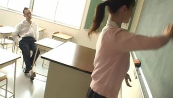 KRMV 305 连肏21次中出的美女教师！姬野爱
