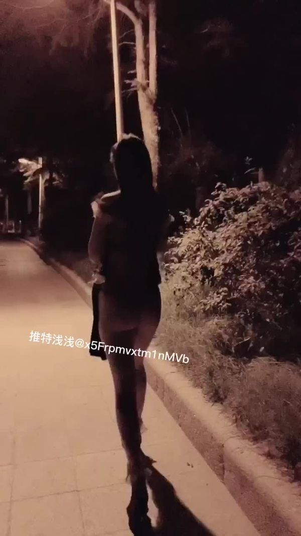 #露出 #浅浅Gi9zA极限露出网红@浅浅(Gi9zA)尺度私拍视图合集 人前露出大菩萨 1