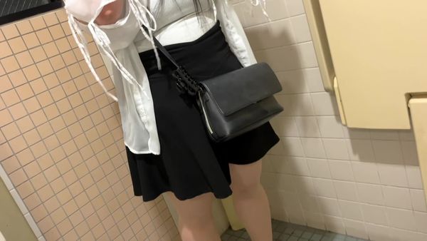 【金欠爆乳ミケポ人妻】デブ専ぽっちゃりギャル系若妻が生费と养费の为にマッチングアプリで出会って即金多目的トイレでフェラチオと野外