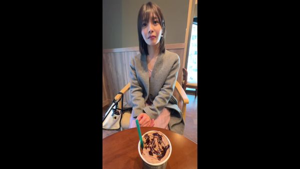 「奥にいっぱいください…!」开业医に嫁いだスレンダー美人妻うみさん(29)贞淑な女でもチ○ポには抗えませんでした!【レビュー特典