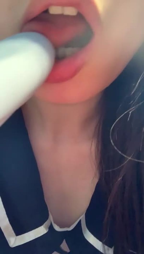 #福利姬 #闵儿淫荡少妇生物老师闵儿人如其名 1