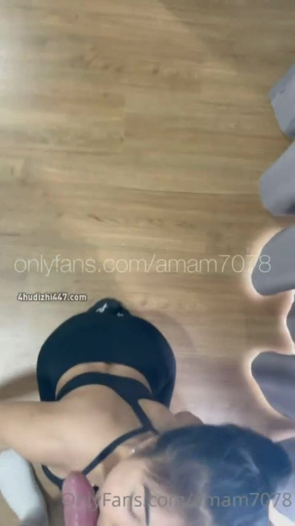 amam - 运动内衣 装不下爆乳