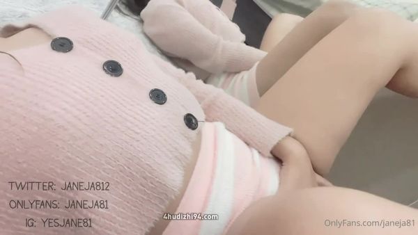 janeja81 - 粉色系女友 恋爱感十足