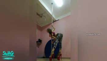 lessikitty（55V440U+165U） Hotpoledance
