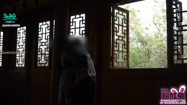 自古至今阁楼销魂 兔兔趁老公不在家勾引猛男狂操内射 逼都操翻精液溢出