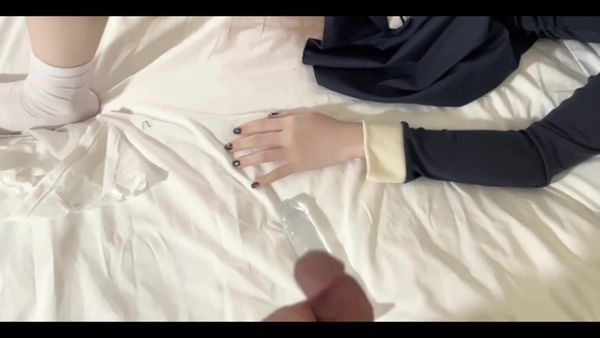 自慰被同事发现,美女把肉体借给我