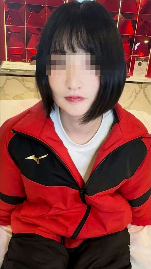【4K高画质特典】”都内18歳バレー部长颜出し出演”妊娠覚悟の人生初生中出し个撮。无くなり次第终了