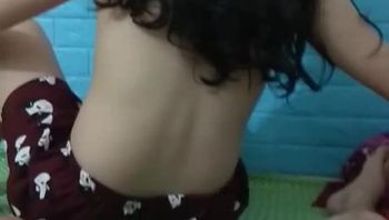 #反差 广州打工妹大奶大屁股 出租屋疯狂性爱