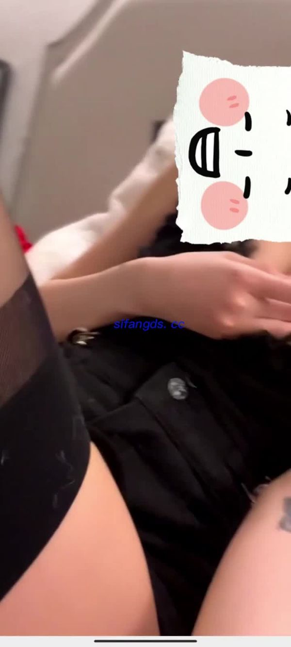 高端1v1 高颜美女和男朋友 #一对一 裸聊, 展示身材 扒逼特写 这个长的是真好看