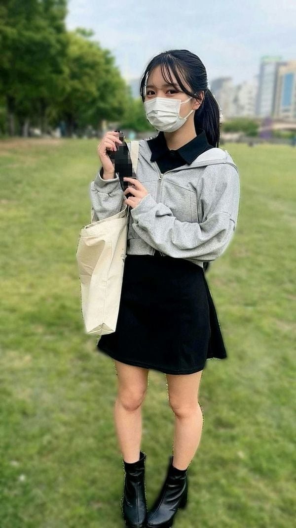 【ぱ 颜出し】分かる人は分かるあの子にご奉仕され射精天国!ごっくんからの3连続中出し気持ち良すぎるって!