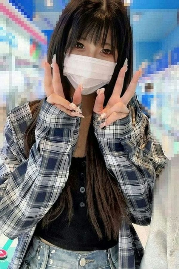 【ぱ02 颜出し】オタクに优しい高身长ギャルが俺のちんこでイキまくる?!ゲーセンで游んだ后に连続绝顶とかエロすぎて流石に中出しし