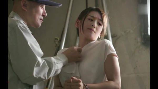 【AI换脸】#赵丽颖 迈开腿等艹