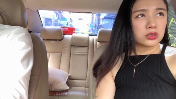 女主播daisybaby超饥渴搭uber跟司机车震口爆