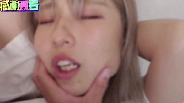 可爱少妇被强盗强上轮上 A片