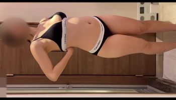 纯白绳式比基尼美女站立后入 记录下这淫荡的一刻