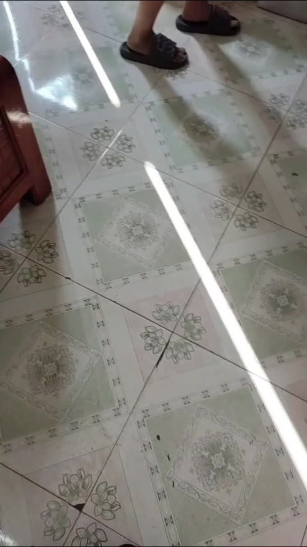又是陪嫂子谈心的一天,就算大哥在家,她也希望我能陪她几天