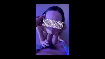 自拍 少女们的顶级口技 她们热情如火，深喉吞吐