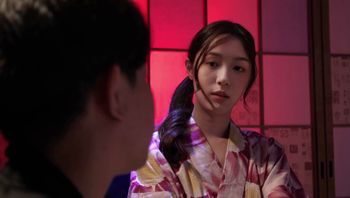周也少妇寂寞和年轻小伙子乡下泡温泉上【10007】