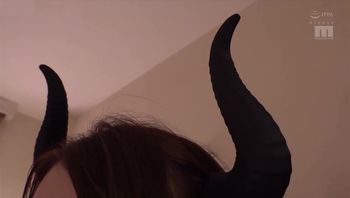 张含韵同事变身魅魔榨取我的精液（上）