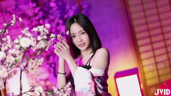 李沁寂寞难耐的生活