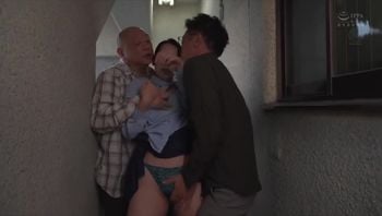 章若楠AI换脸去衣强奸片换脸回家路上被两个色魔邻居堵在楼道3P轮奸内射事后还装作若无其事的样子55分钟完整版看的我忍不住撸了一发