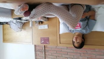 【#小葵花】【#jinx】【#00年学妹】【第6季】酒店约炮00后学妹白丝袜足最后射了妹子一脸完美露脸原档#自拍