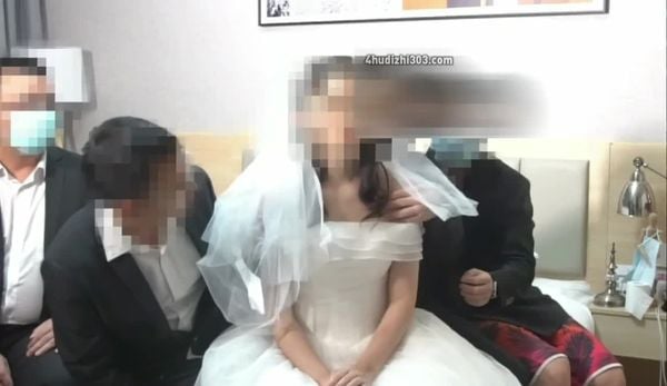 国产自拍经典萍夫人 #淫妻体验一妻多夫 5个男人无套抽插全部内射 #绿帽丈夫一旁静静欣赏#萍夫人完整版