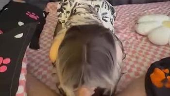 好小一只！下面又紧又敏感，被插的受不了了...[线下可月看间.介]