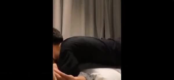 大二学姐被强推床上疯狂抽插高潮迭起!
